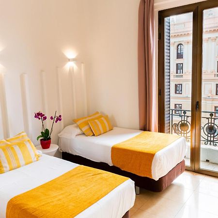 Hostal Josefina-Gran Via Madrid Exterior photo
