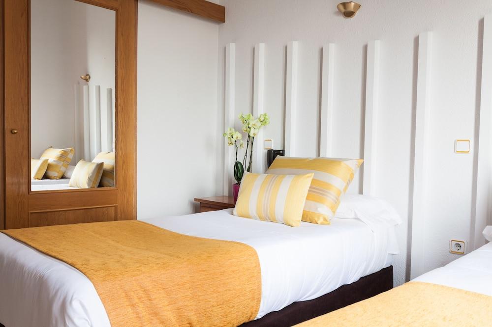 Hostal Josefina-Gran Via Madrid Exterior photo