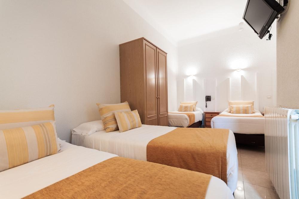 Hostal Josefina-Gran Via Madrid Exterior photo