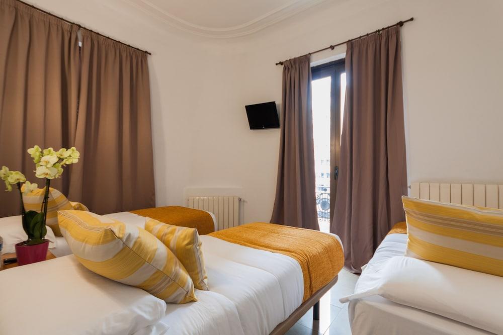 Hostal Josefina-Gran Via Madrid Exterior photo