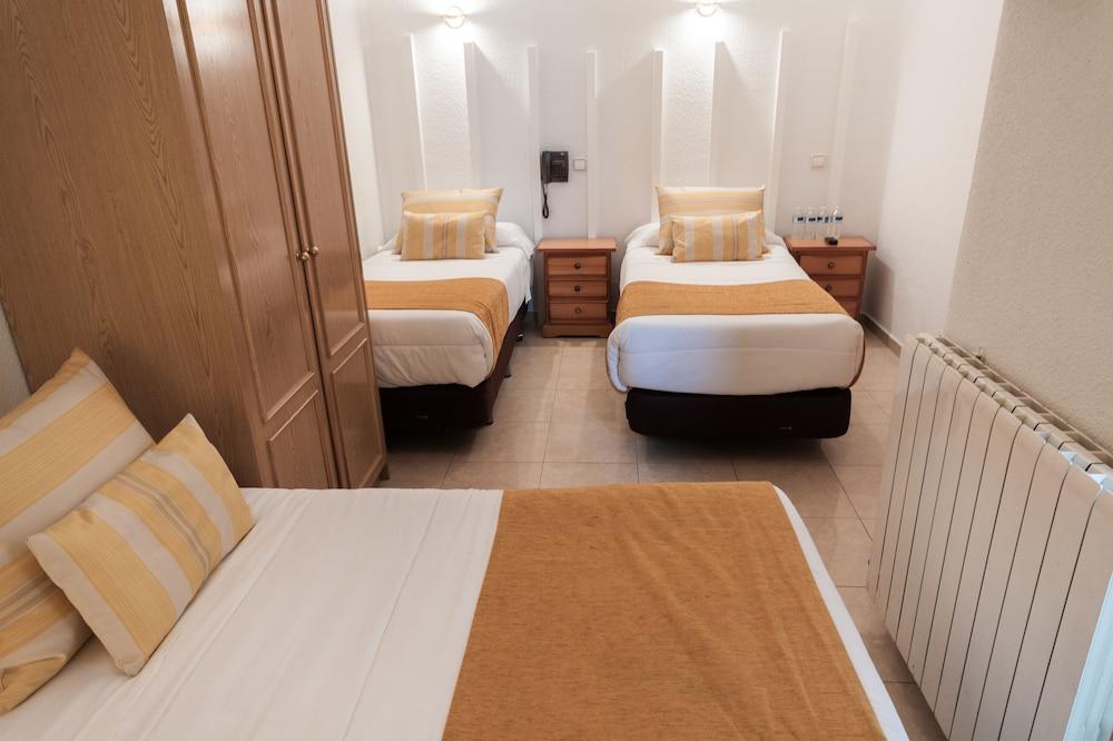 Hostal Josefina-Gran Via Madrid Exterior photo